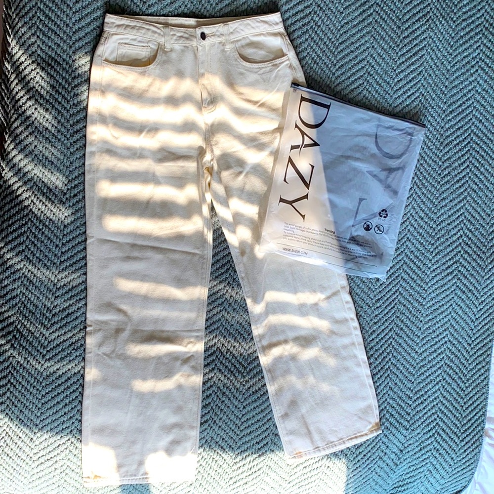 Dazy high waisted wide leg beige jeans.